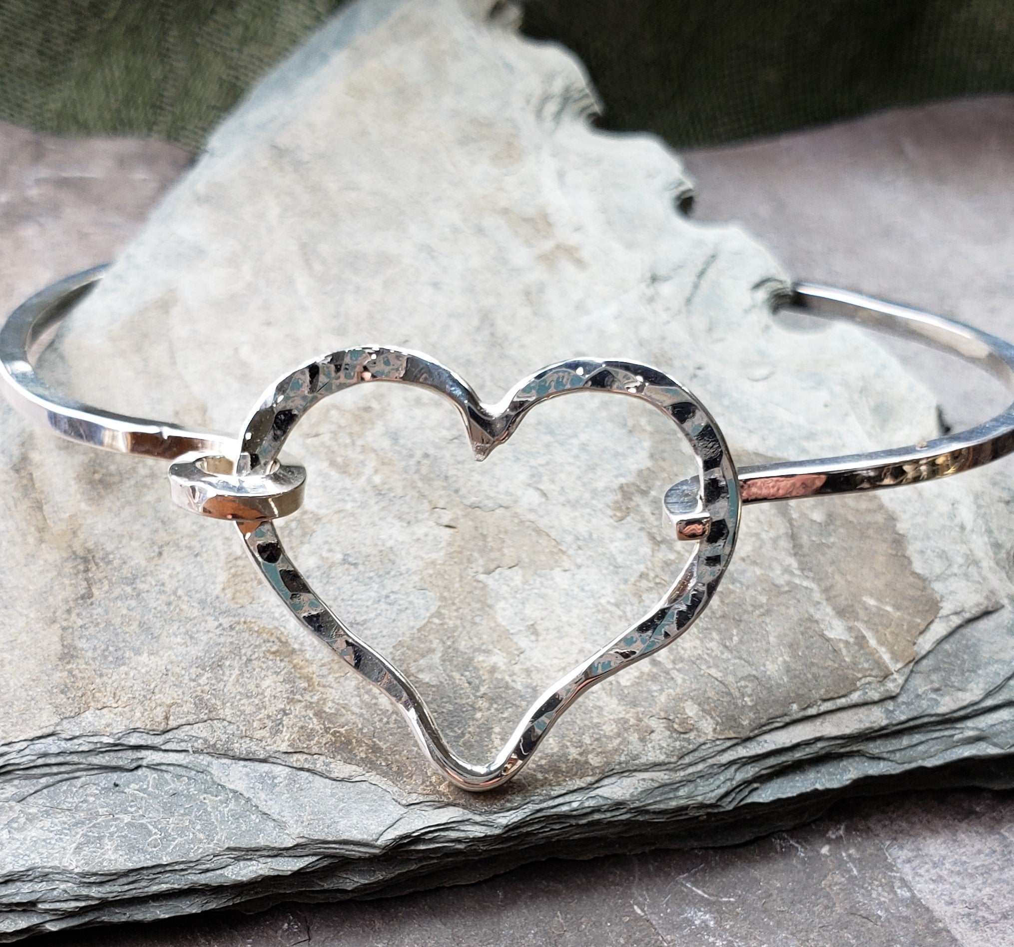 JEWELRY BRACELET LATCH Hammered heart sterling silver | Sage